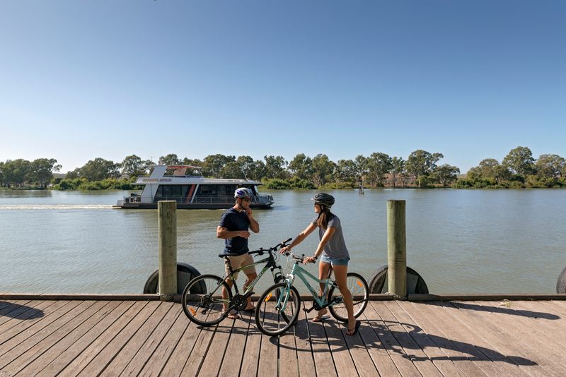 cycling along the Murray