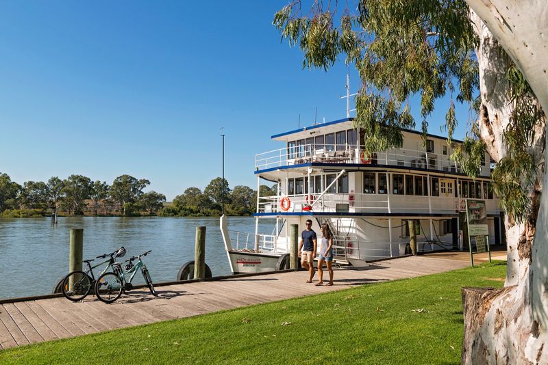 boats in mannum