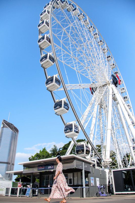 the wheel of Brisbane from below